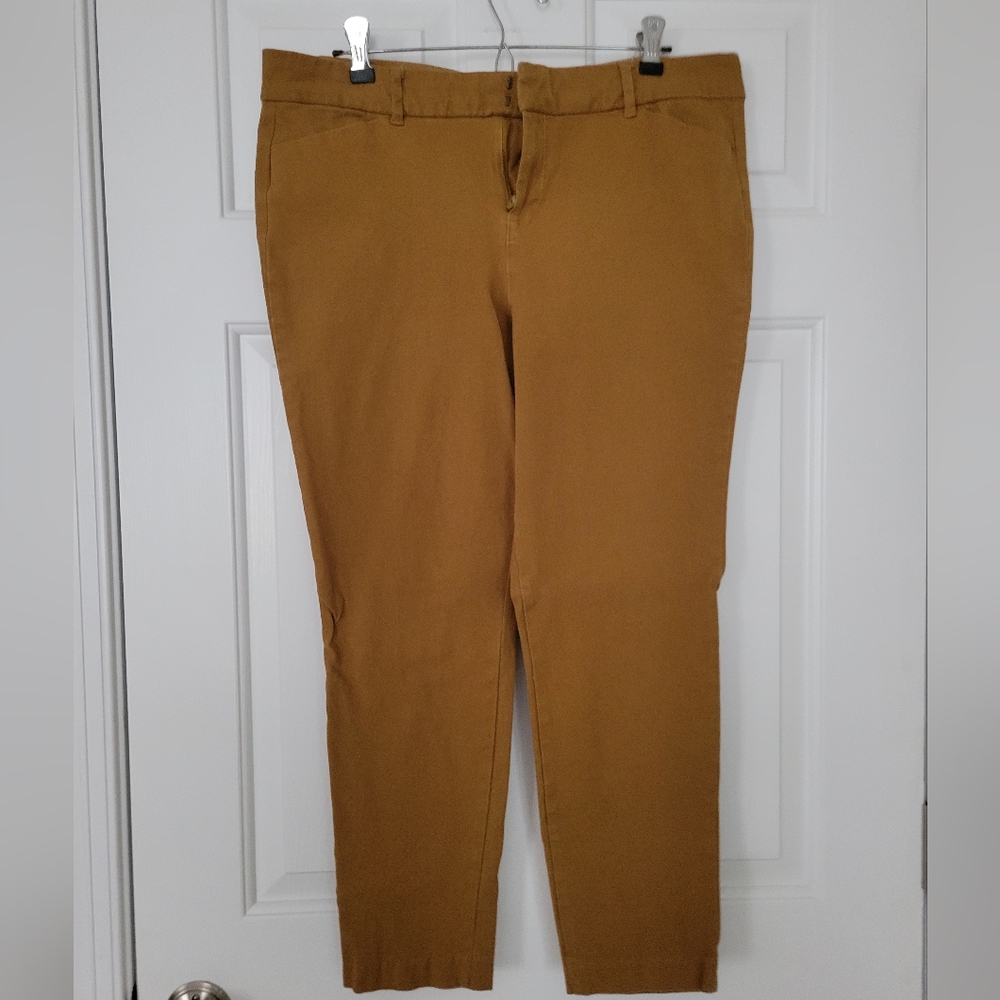 Old Navy Mustard Ankle Length Pixie Pants - women's 14